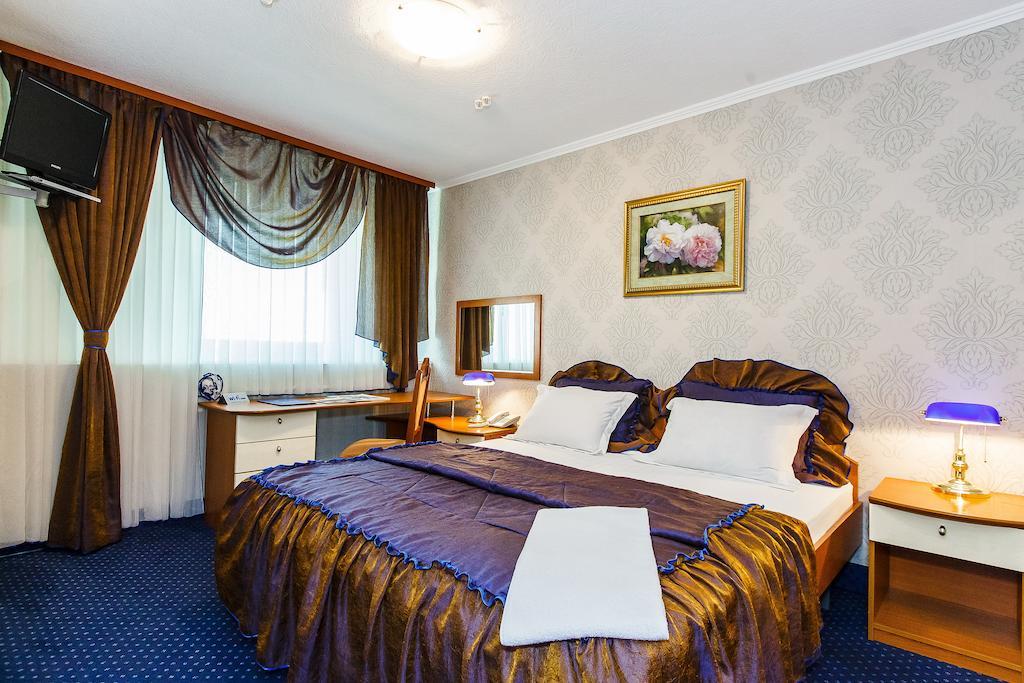 Central Hotel Donetsk Quarto foto